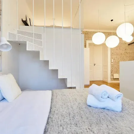 Unique Brick 2 - Old Town & Market Square